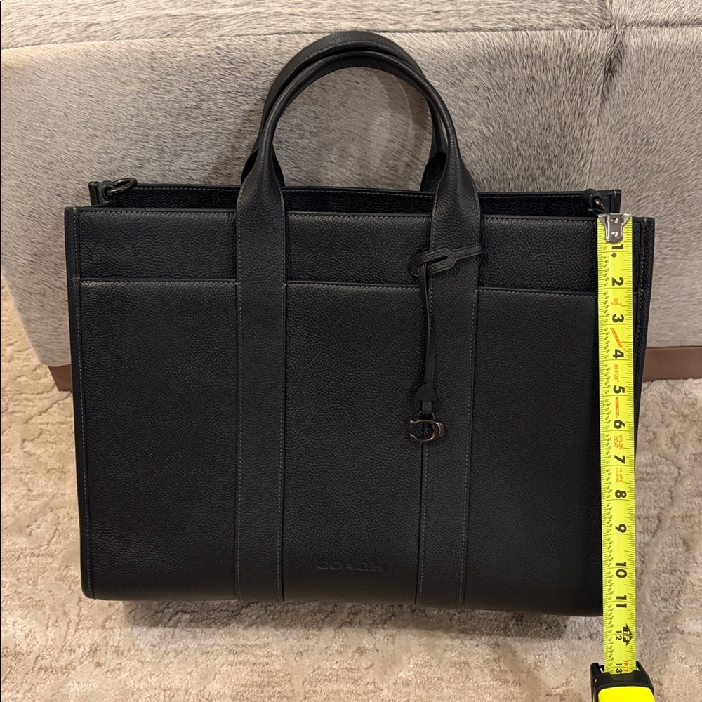 Coach Black Pebbled Leather Structured Tote / Work Bag - 2025, luxury collection - Picture 9 of 11